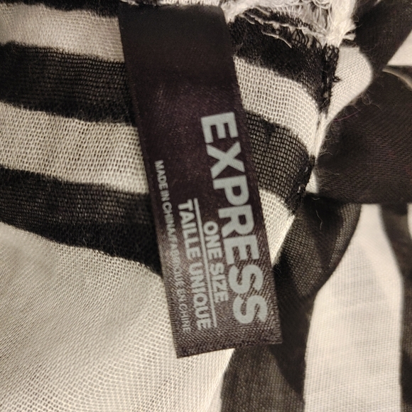 3 SCARFS, BLACK / WHITE BUNDLE - Picture 6 of 10